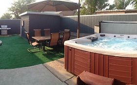 The Bear'S Den B&B
